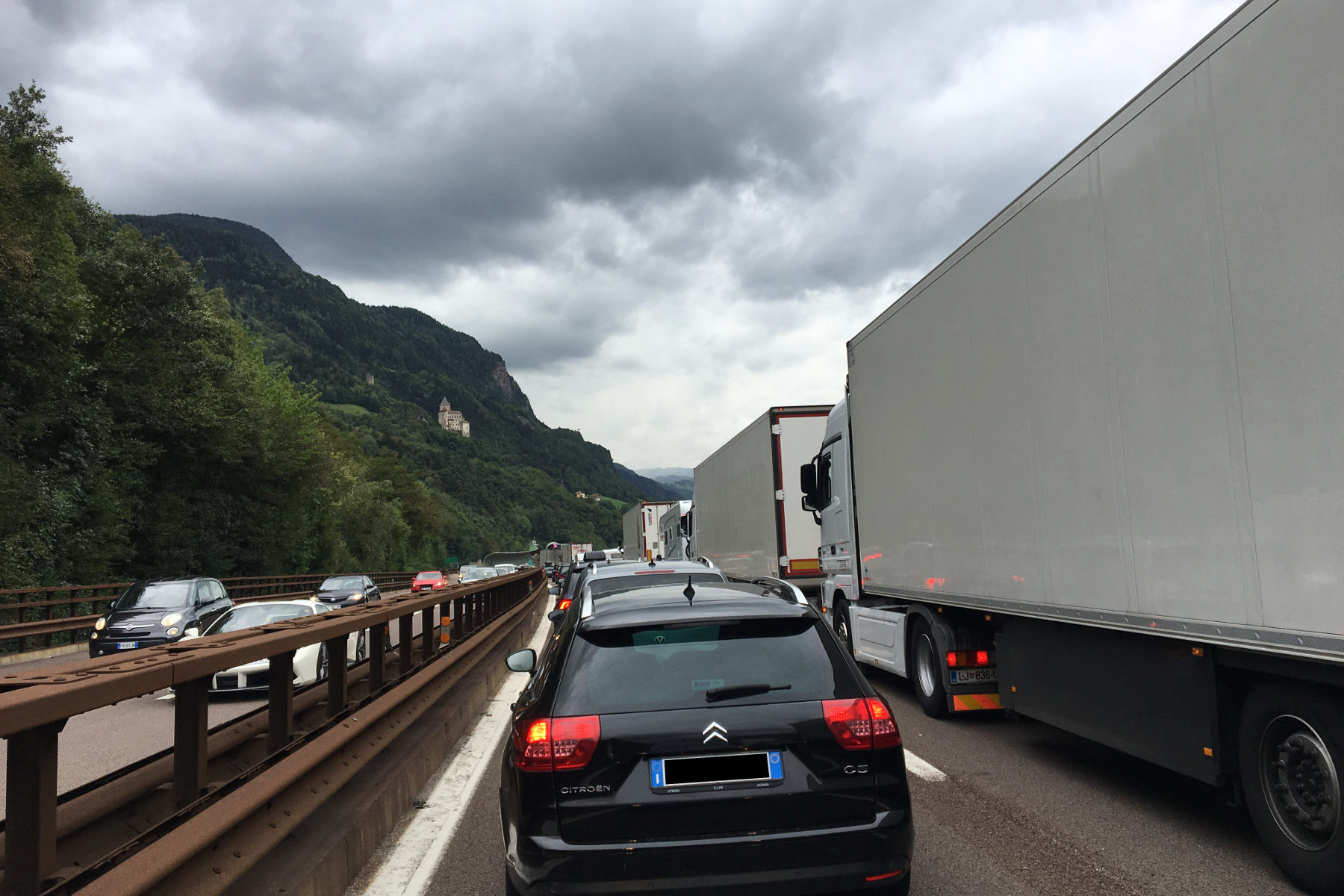 Rechtliche Schritte:Brennerautobahn gefährdet Sicherheit und Gesundheit der Bevölkerung.