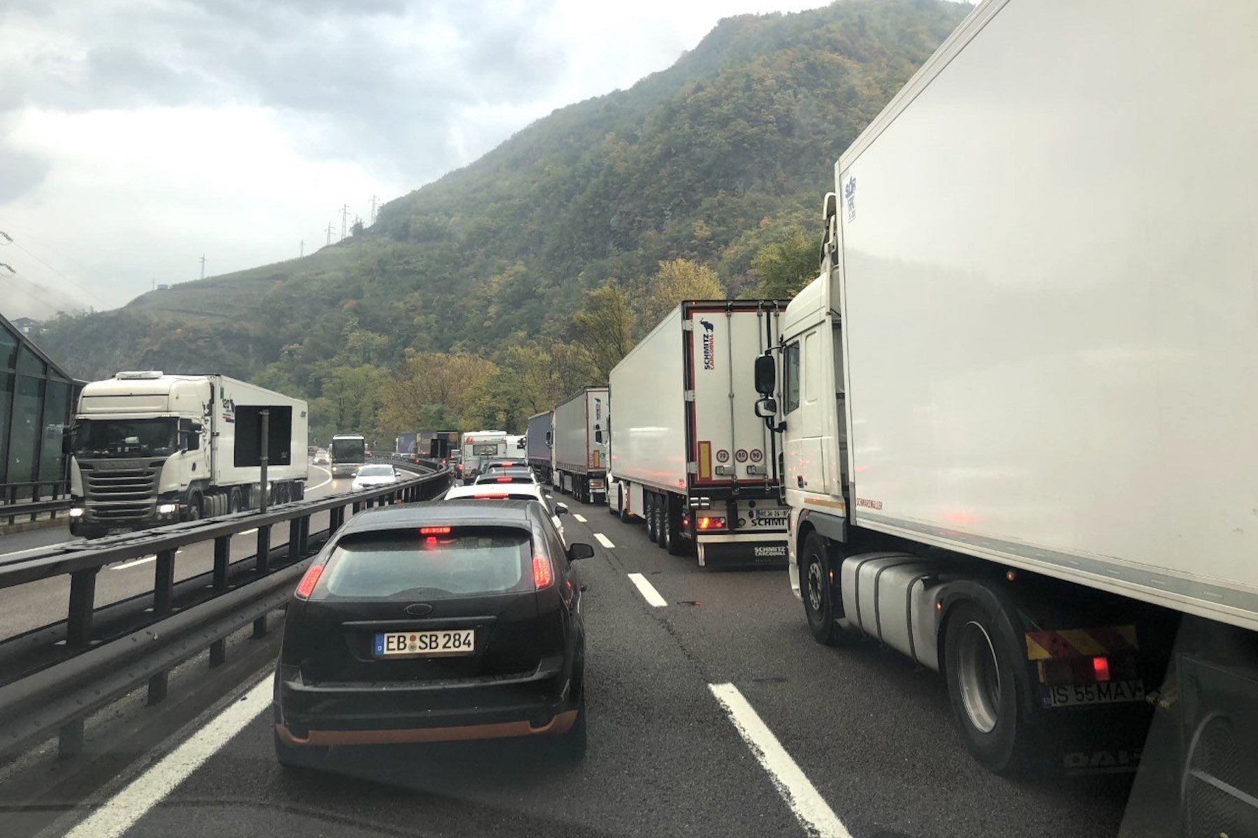 LKW-Stau:Gesamt-Tiroler Mautsystem für Brennerautobahn.