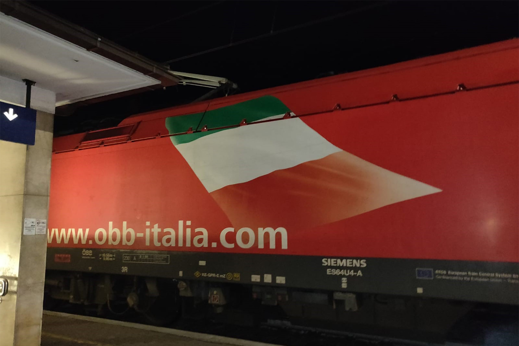 Europaregion Tirol?ÖBB mit italienischer Fahne nach Bozen
