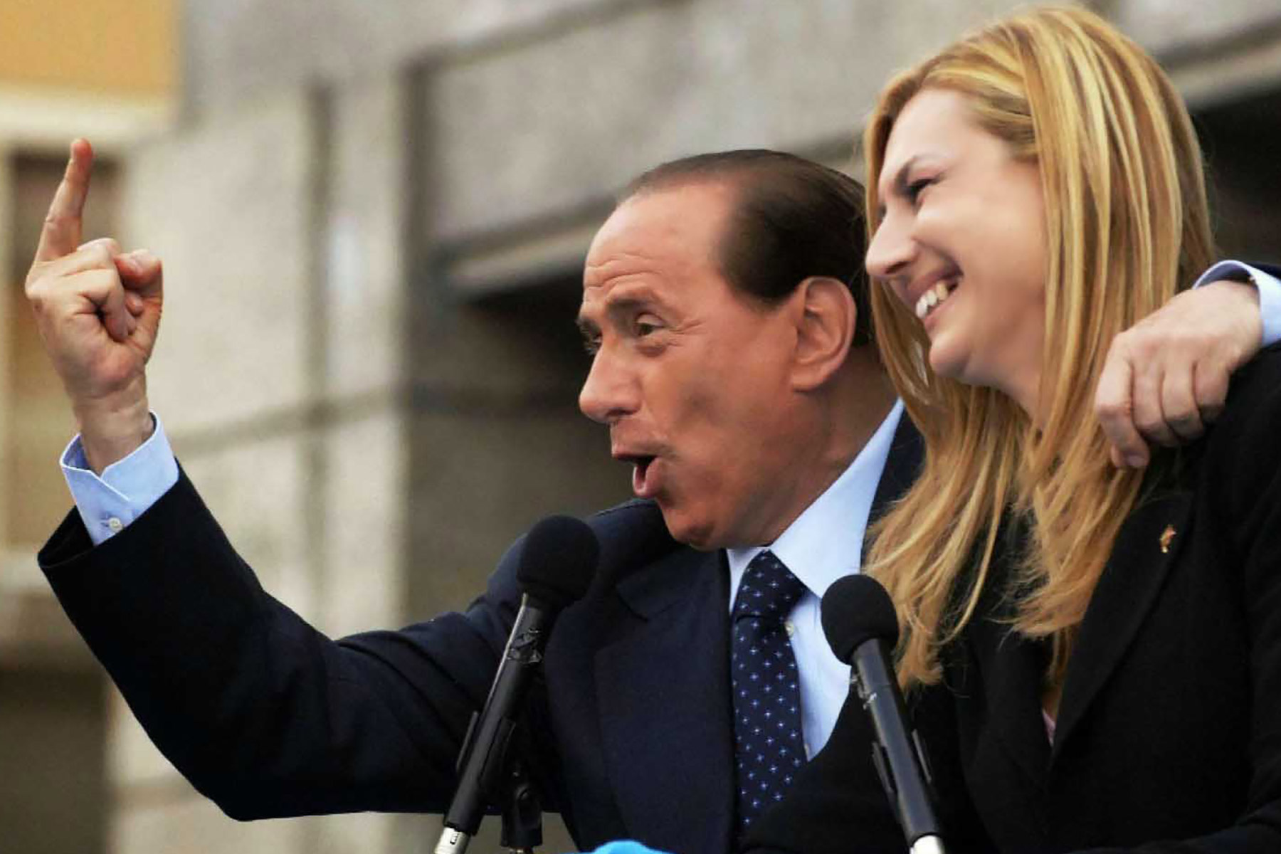 Zum FremdschämenSVP geht Bündnis mit Berlusconi und Biancofiore ein