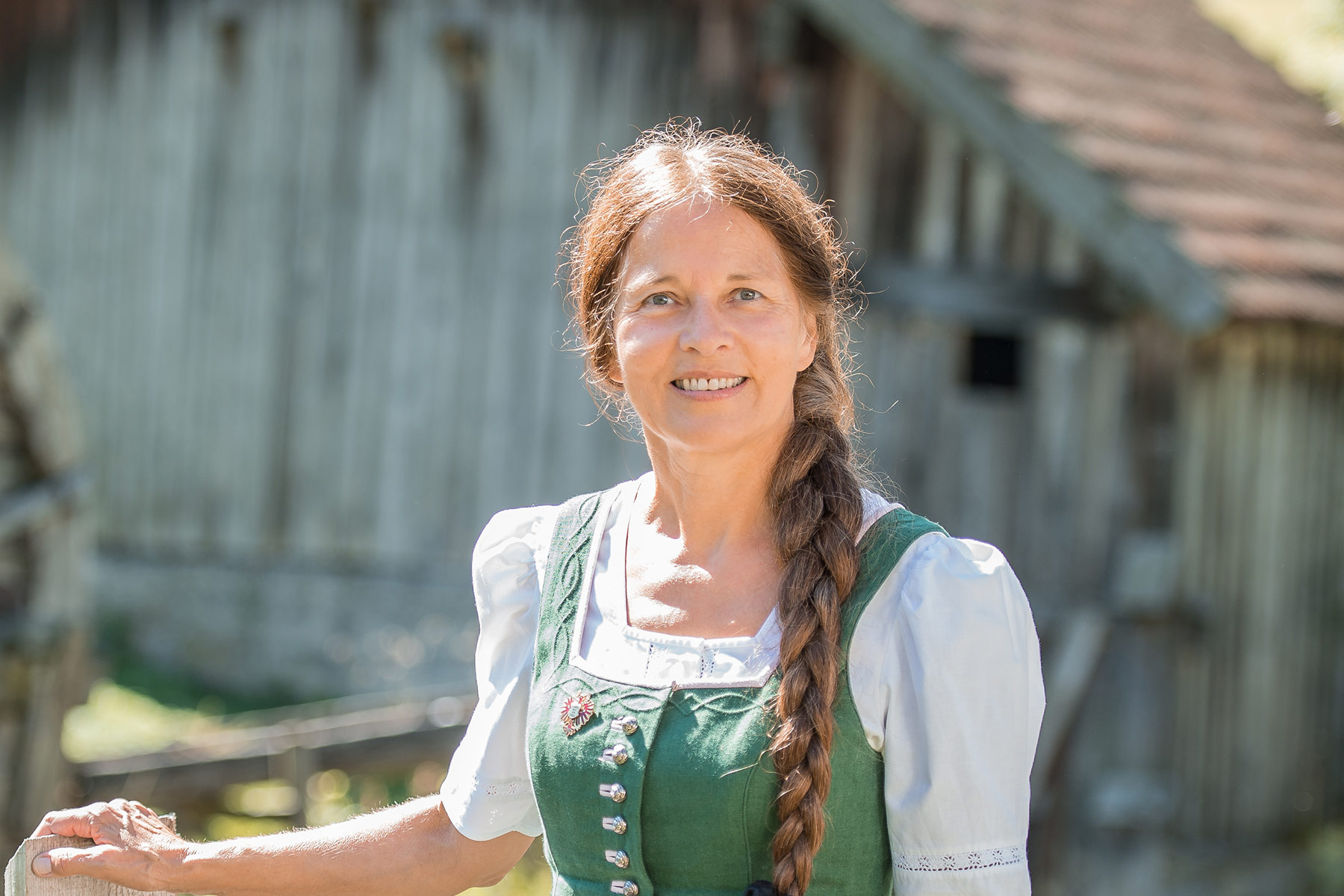 ZweisprachigkeitNicht mal “guten Tag” oder “danke” auf Deutsch?